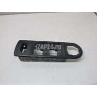 Накладка блока управления стеклоподъемниками Renault Captur (2013 - 2019) 809617810R