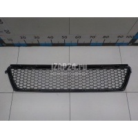 Решетка в бампер Renault Sandero (2009 - 2014) 8200735103