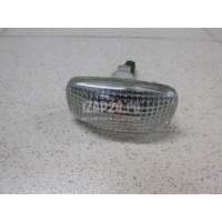 Повторитель на крыло белый Nissan Primera P12E (2002 - 2007) 26160AU300