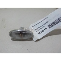 Повторитель на крыло белый Mazda Mazda 2 (DE) (2007 - 2014) GJ6A51120C