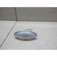 Повторитель на крыло белый Toyota Auris (E15) (2006 - 2012) 8173002080