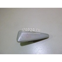 Повторитель на крыло правый белый Renault Sandero (2009 - 2014) 8200602765