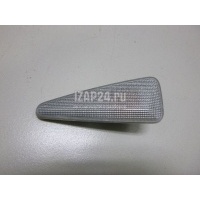 Повторитель на крыло правый белый Renault Sandero (2009 - 2014) 8200602765