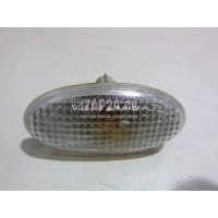 Повторитель на крыло белый Mazda Mazda 2 (DE) (2007 - 2014) GJ6A51120C