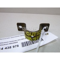Кронштейн крепления переднего стабилизатора Mitsubishi Lancer Cedia (CS) (2000 - 2003) MR403646