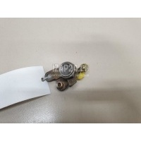 Вставка замка двери лев. Toyota Echo (1999 - 2005) 6905252040