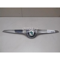 Молдинг капота VAG Fabia (2007 - 2015) 5J0853633