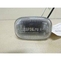 Повторитель на крыло белый Toyota Corolla E12 (2001 - 2007) 8173002023