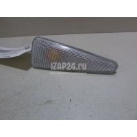 Повторитель на крыло правый белый Renault Sandero (2009 - 2014) 8200602765