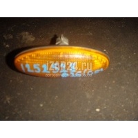 Повторитель на крыло желтый Mazda 323 (BA) (1994 - 1998) GA5R51120B