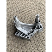 кронштейн двигателя Volkswagen PASSAT B7 2013 04L199207