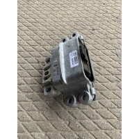 Подушка крепления КПП Volkswagen PASSAT B7 2013 1K0199555BB