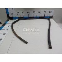 Уплотнитель стекла двери Honda RDX (2006 - 2012) 72735STKA01