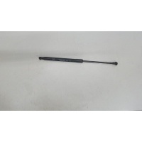 Амортизатор крышки багажника, правая Toyota Yaris 2005-2011 2008 689500D022