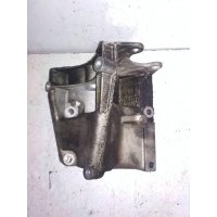 Кронштейн Audi A8 1998-2003 1999 077260885G