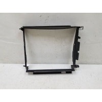 Дефлектор радиатора Renault Duster 215590775R