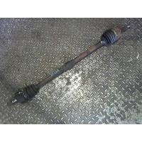 Полуось (приводной вал, шрус) перед. правая Mitsubishi Carisma 1999 MR910298