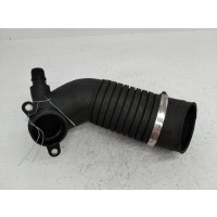Патрубок воздушного фильтра Volkswagen Passat B5+ (GP) 2003 8D0129615K
