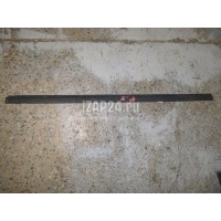 Накладка стекла заднего правого Nissan Primera P11E (1996 - 2002) 828202F000