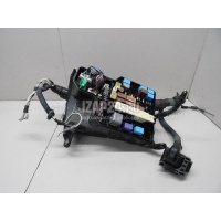 Блок предохранителей Toyota Sienna III (2010 - ) 8274108040
