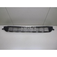 Решетка в бампер центральная Toyota RAV 4 (2013 - ) 5311242090