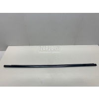 Накладка стекла переднего правого Mitsubishi Space Star (1998 - 2004) MR135744