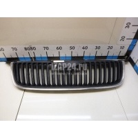 Решетка радиатора VAG Yeti (2009 - ) 5L08536689B9