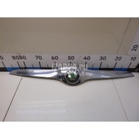 Молдинг капота VAG Yeti (2009 - ) 5L0853633