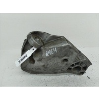Кронштейн двигателя Skoda Octavia 2003 038199207AG