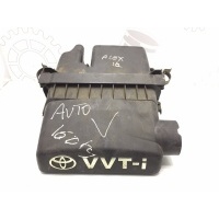 Корпус воздушного фильтра Toyota Yaris P1 2003 177000J011