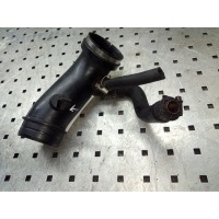 Патрубок воздушный AUDI A4 1997 058133357A