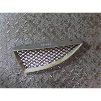 Решетка радиатора Mitsubishi Lancer 9 2003-2006 MN150931