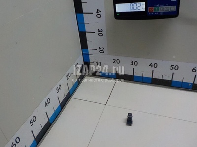 T113746051AB Кнопка стеклоподъемника Chery Tiggo 3 2017