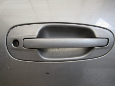 Ручка двери передней наружная правая Mitsubishi Sigma 1993