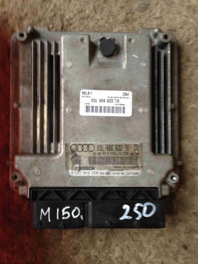 03L906022TK Блок управления двигателем (ДВС) Audi A4 B8 2010