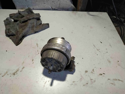 4f0199382d Подушка крепления двигателя Audi A6 C6 2008