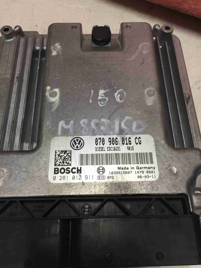 070906016CG Блок управления двигателем (ДВС) Volkswagen Transporter T5 2011