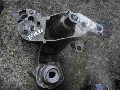 4Z7199352 Кронштейн двигателя право Audi A6 C5 2004