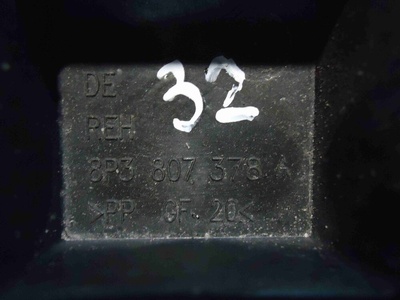 8P3807378A Кронштейн заднего бампера Audi A3 2003