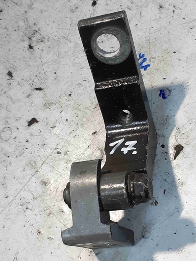 7L0831402A Петля двери Porsche Cayenne 2003