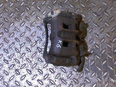 MR407680 Суппорт перед. левая Mitsubishi Pajero 2000-2006 2002