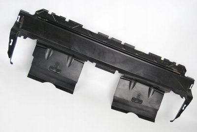 4M8121285 воздуховод audi q8