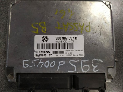 3B0907557D Блок управления двигателем Volkswagen Passat 2000