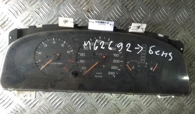 Щиток приборный (панель приборов) Mazda 626 1992-1997 1995