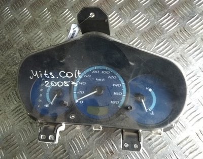 Щиток приборный (панель приборов) Mitsubishi Colt (Z3) 2003-2012 2006