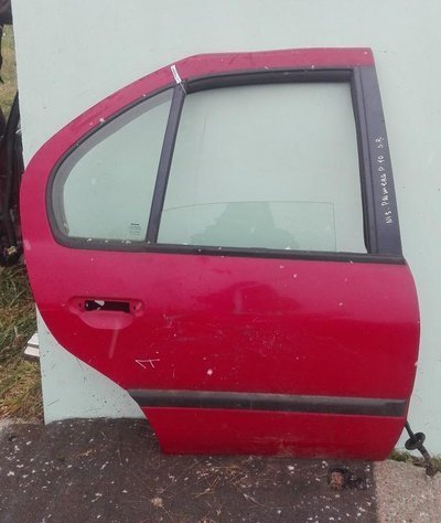 Дверь задняя правая Nissan Primera P10 1995