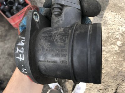 1438687 расходомер воздуха BMW 3 серия 2002