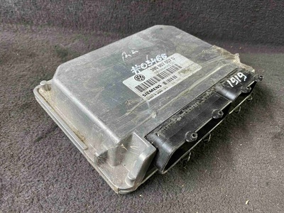 3B0907557D Блок управления двигателем (ДВС) Volkswagen PASSAT 5 (3B 1997-2005) 1997 3B0 907 557 D
