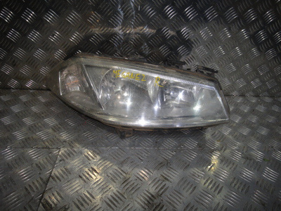 7701064017 Фара Megane 2 (03-06) R б\у
