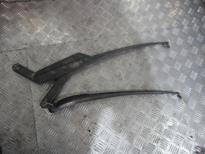 7L5955408E Поводок стеклоочистителя Touareg (02-10) R б\у
